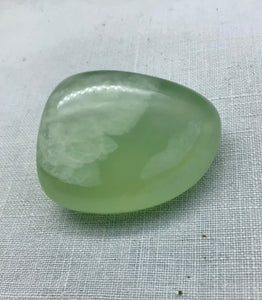 Chinesische Jade ,Serpentin -Trommelstein